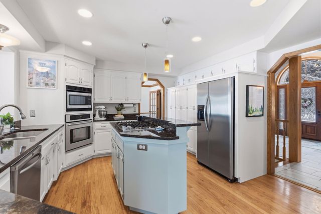 1801 Keller Lake Drive, Burnsville, MN 55306