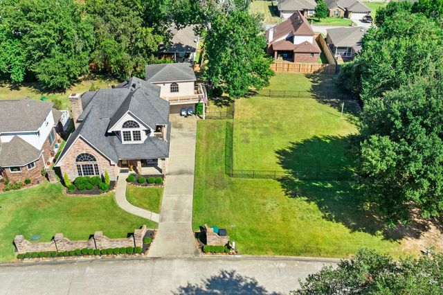 6971 Breezy Point, Willis, TX 77318