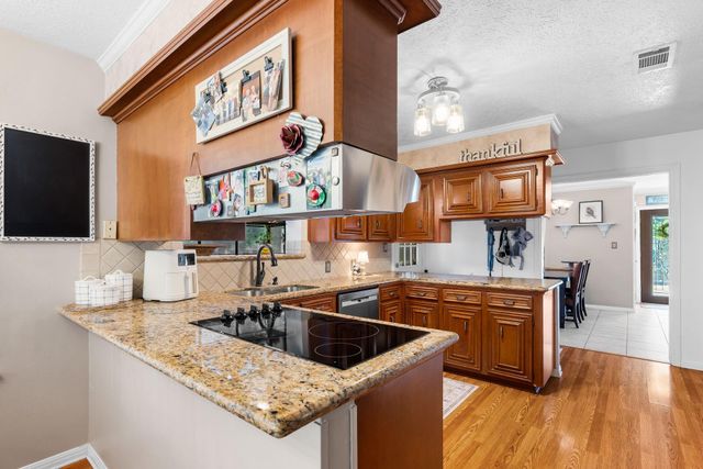 6971 Breezy Point, Willis, TX 77318