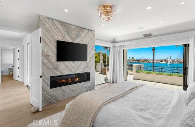 2401 Bayshore Drive, Newport Beach, CA 92663