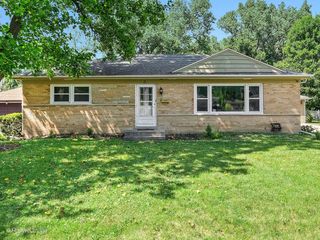 1019 WAKEMAN Avenue, Wheaton, IL 60187