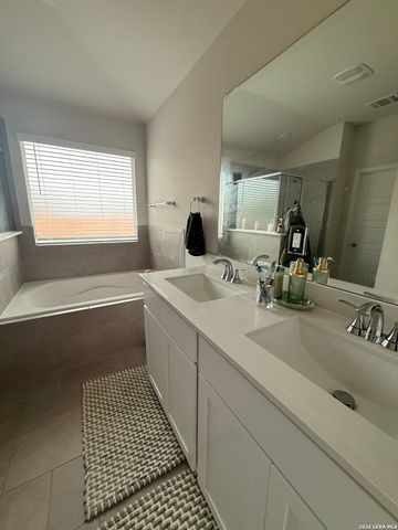 867 Shatterhand Blvd, San Antonio, TX 78260