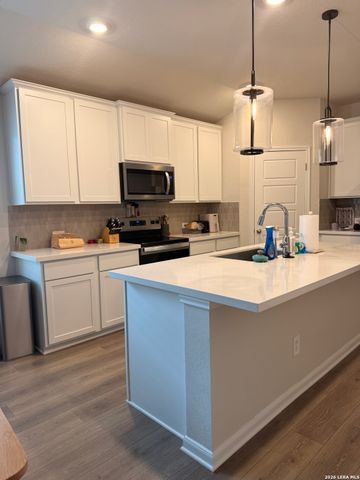 867 Shatterhand Blvd, San Antonio, TX 78260