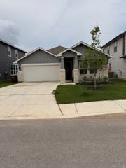 867 Shatterhand Blvd, San Antonio, TX 78260