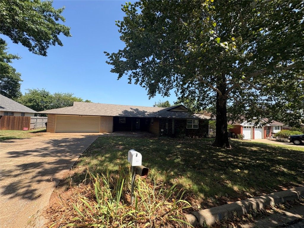 2327 Ashwood Lane, Norman, OK 73071