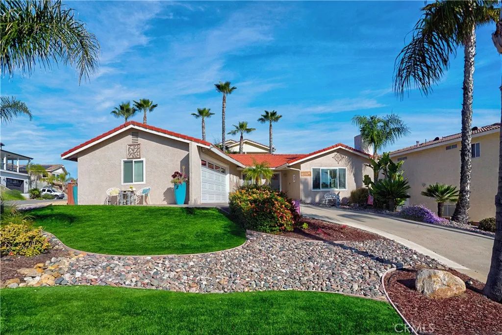 30820 Early Round, Canyon Lake, CA 92587