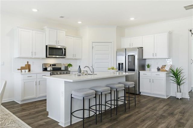 988 Blue Juniper Circle, Loganville, GA 30052