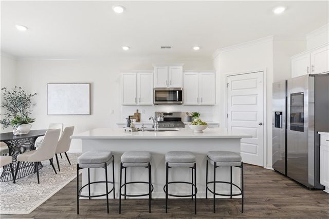 988 Blue Juniper Circle, Loganville, GA 30052