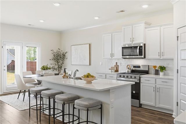 988 Blue Juniper Circle, Loganville, GA 30052