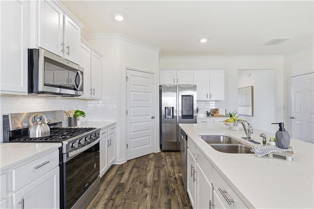 988 Blue Juniper Circle, Loganville, GA 30052