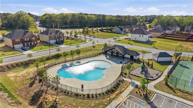 988 Blue Juniper Circle, Loganville, GA 30052