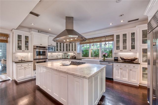 325 Poppy Avenue, Corona Del Mar, CA 92625