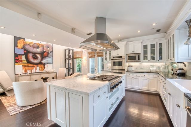 325 Poppy Avenue, Corona Del Mar, CA 92625