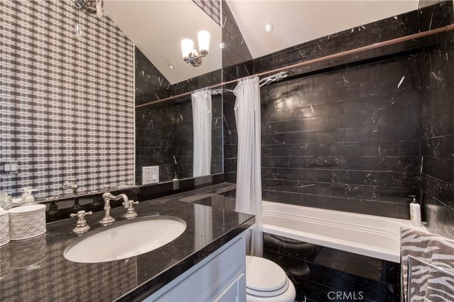 325 Poppy Avenue, Corona Del Mar, CA 92625