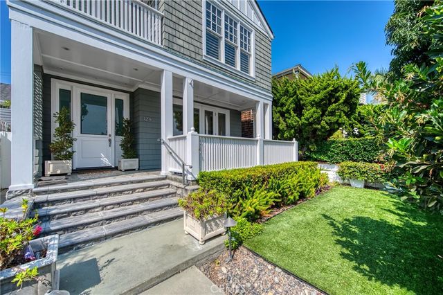 325 Poppy Avenue, Corona Del Mar, CA 92625