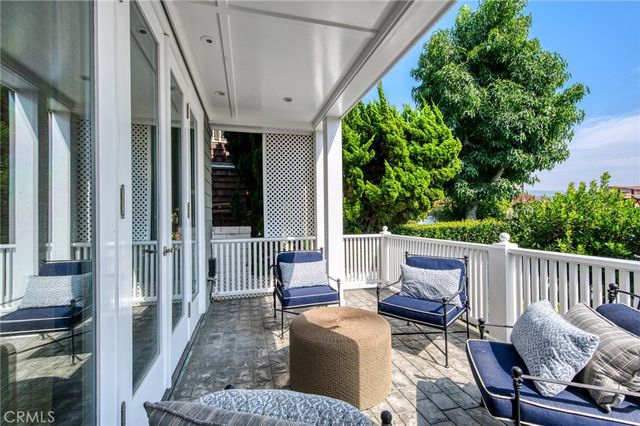 325 Poppy Avenue, Corona Del Mar, CA 92625