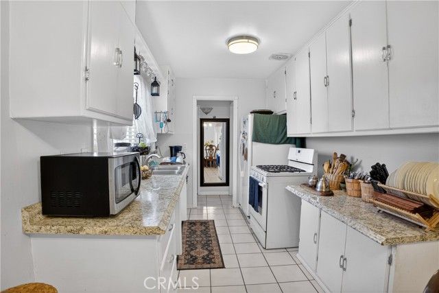 13314 Raven, Sylmar (los Angeles), CA 91342