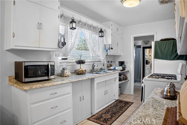 13314 Raven, Sylmar (los Angeles), CA 91342