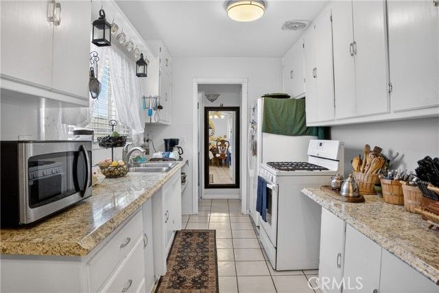 13314 Raven, Sylmar (los Angeles), CA 91342