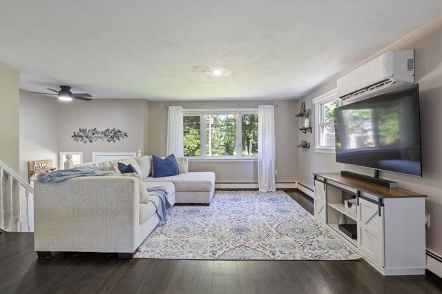 8 Diana Road, Derry, NH 03038