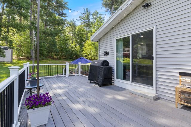 8 Diana Road, Derry, NH 03038