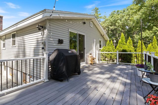 8 Diana Road, Derry, NH 03038