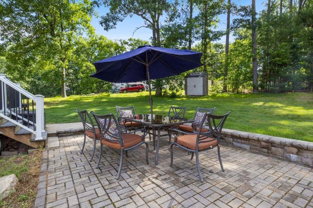 8 Diana Road, Derry, NH 03038