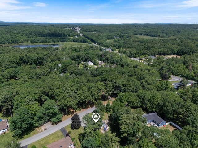 8 Diana Road, Derry, NH 03038