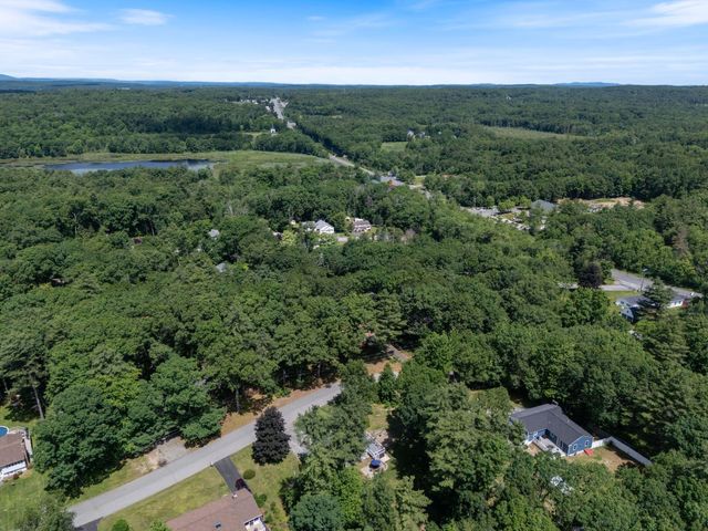 8 Diana Road, Derry, NH 03038
