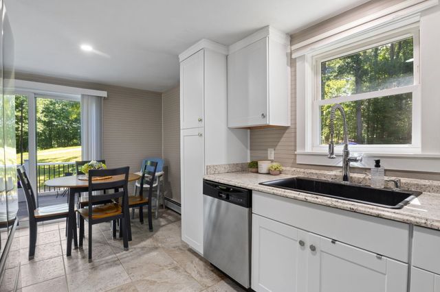 8 Diana Road, Derry, NH 03038