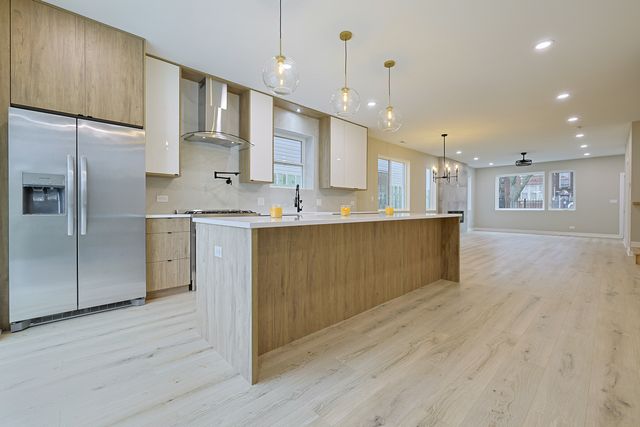 308 N Lockwood Avenue, Chicago, IL 60644