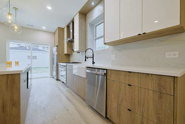 308 N Lockwood Avenue, Chicago, IL 60644