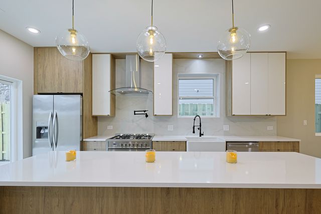308 N Lockwood Avenue, Chicago, IL 60644