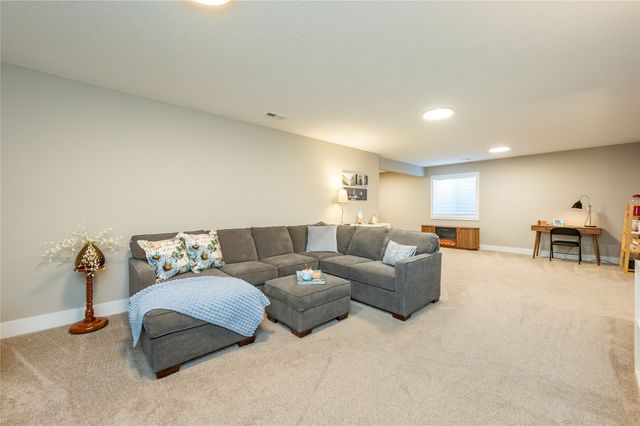 2204 SW Westwood Street, Ankeny, IA 50023