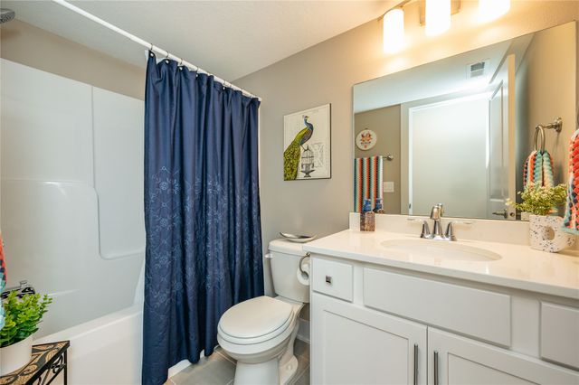 2204 SW Westwood Street, Ankeny, IA 50023