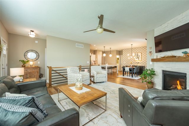 2204 SW Westwood Street, Ankeny, IA 50023