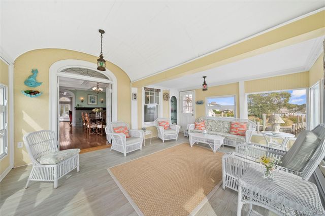 260 Ocean Avenue, Amityville, NY 11701