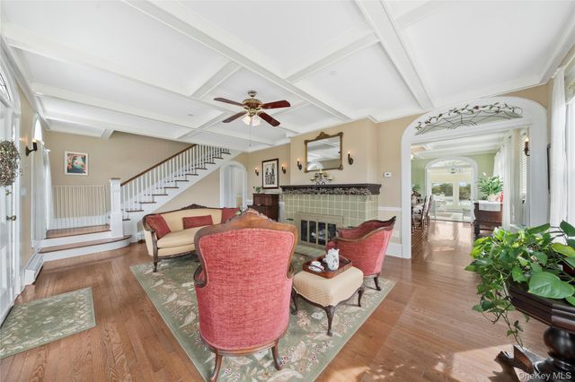 260 Ocean Avenue, Amityville, NY 11701