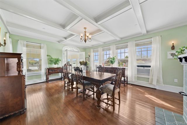 260 Ocean Avenue, Amityville, NY 11701