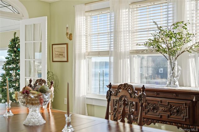 260 Ocean Avenue, Amityville, NY 11701