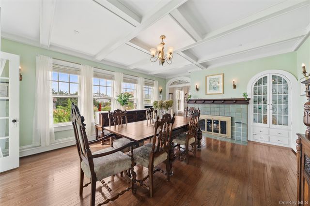 260 Ocean Avenue, Amityville, NY 11701