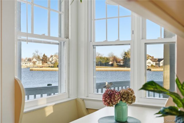 260 Ocean Avenue, Amityville, NY 11701