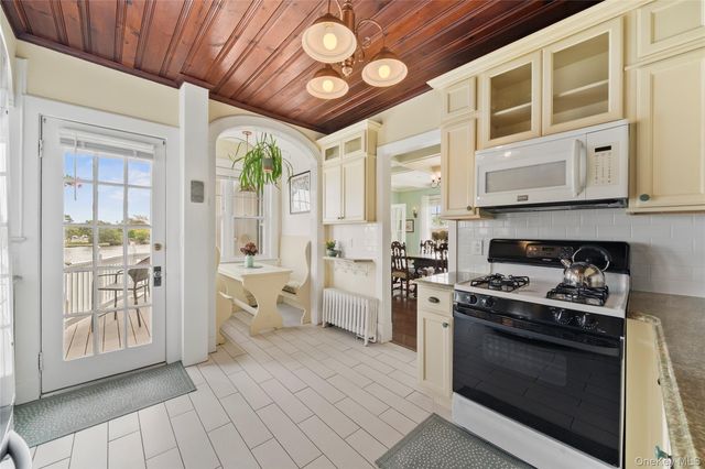 260 Ocean Avenue, Amityville, NY 11701