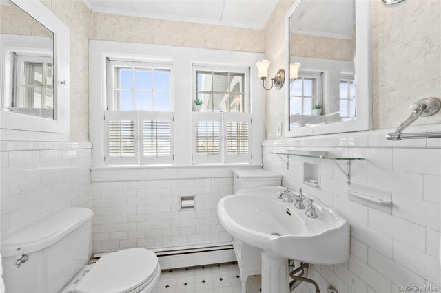 260 Ocean Avenue, Amityville, NY 11701