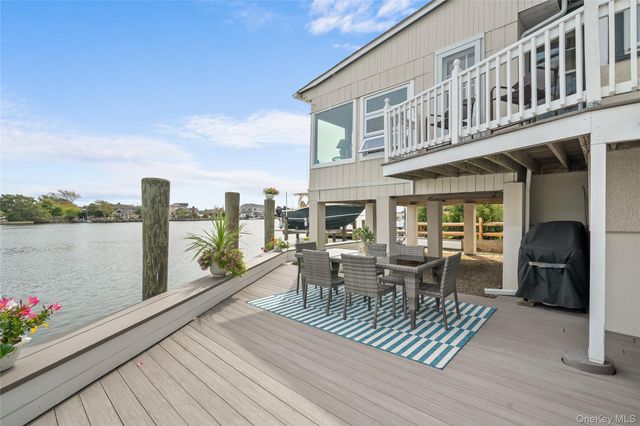 260 Ocean Avenue, Amityville, NY 11701