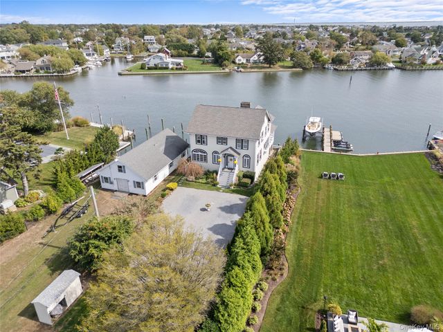 260 Ocean Avenue, Amityville, NY 11701