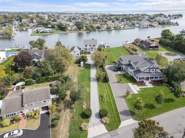 260 Ocean Avenue, Amityville, NY 11701