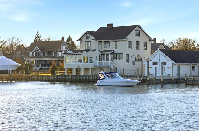 260 Ocean Avenue, Amityville, NY 11701