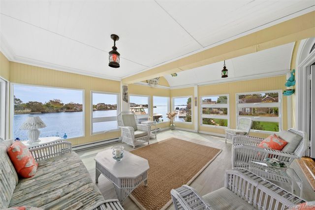 260 Ocean Avenue, Amityville, NY 11701