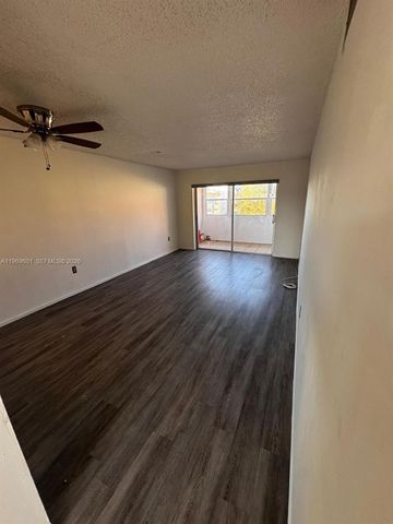 3071 E Sunrise Lakes Dr 306, Sunrise, FL 33322